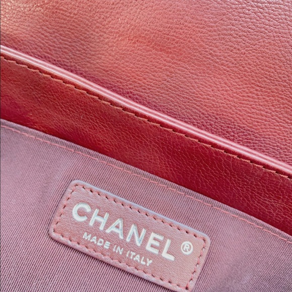 Chanel Medium Le Boy Burgundy - Picture 9 of 10